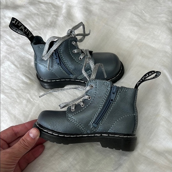 Toddler Dr. Martens Pascal Metallic Virginia Doc Martens Size 6 - Picture 10 of 11